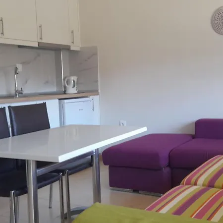Apartment Ioli *